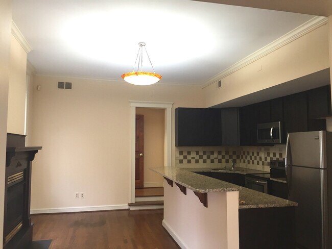 Building Photo - 318 Greenup St