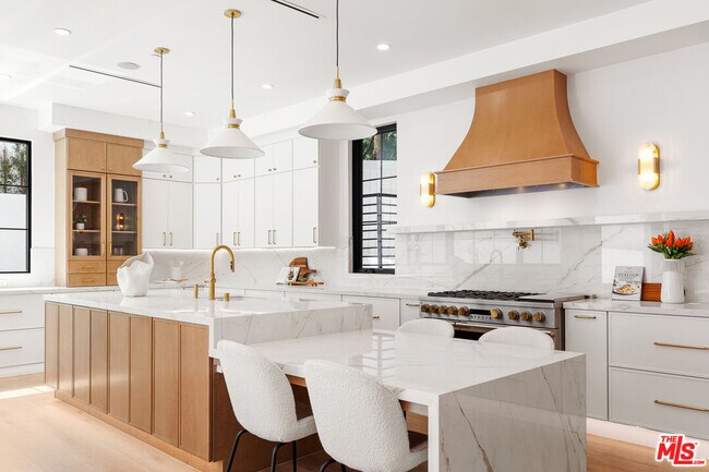 Building Photo - 2565 Patricia Ave