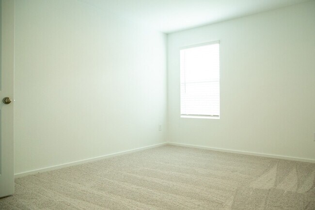 Building Photo - 26255 Arrowleaf Dr