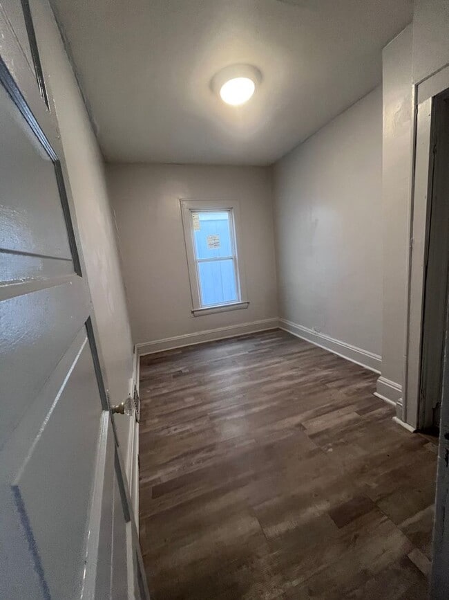 Building Photo - 4008 Ardmore Ave
