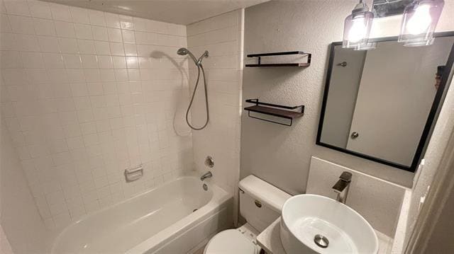 Building Photo - 2209 Madrid Ct