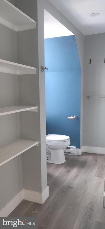 Building Photo - 4951 W Thompson St