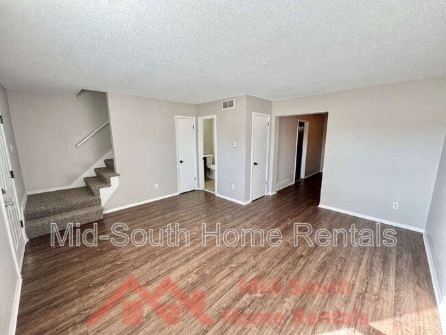 Building Photo - 1742 E Holmes Rd