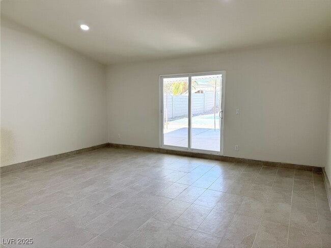 Building Photo - 236 Pershing Dr