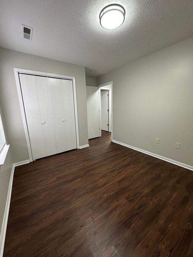 Building Photo - 3611-3613 E Thornhill-ROLLEY