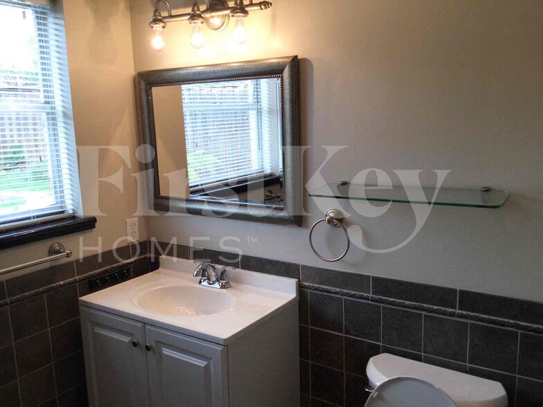 Building Photo - 2912 Yorktown Rd