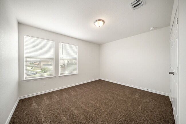 Building Photo - 3218 Comanche Crossing