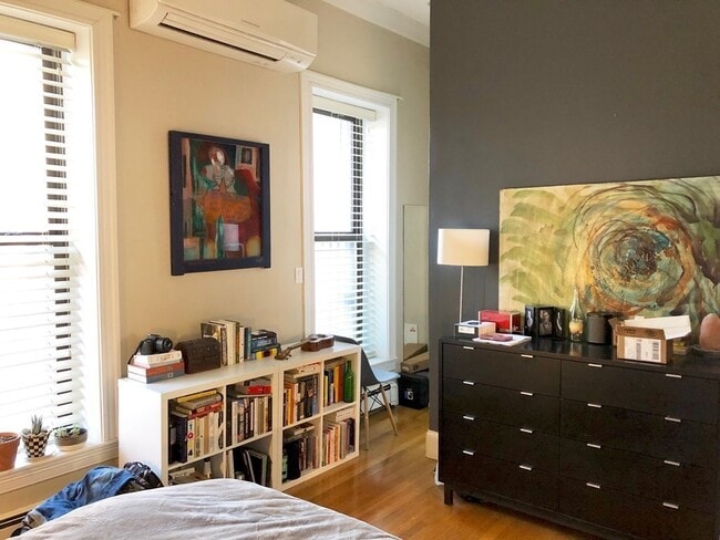 Building Photo - 220 W Springfield St