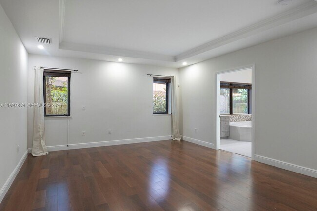 Building Photo - 324 SW 30th Rd