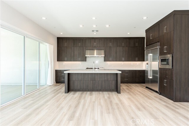 Building Photo - 140 Buckeye