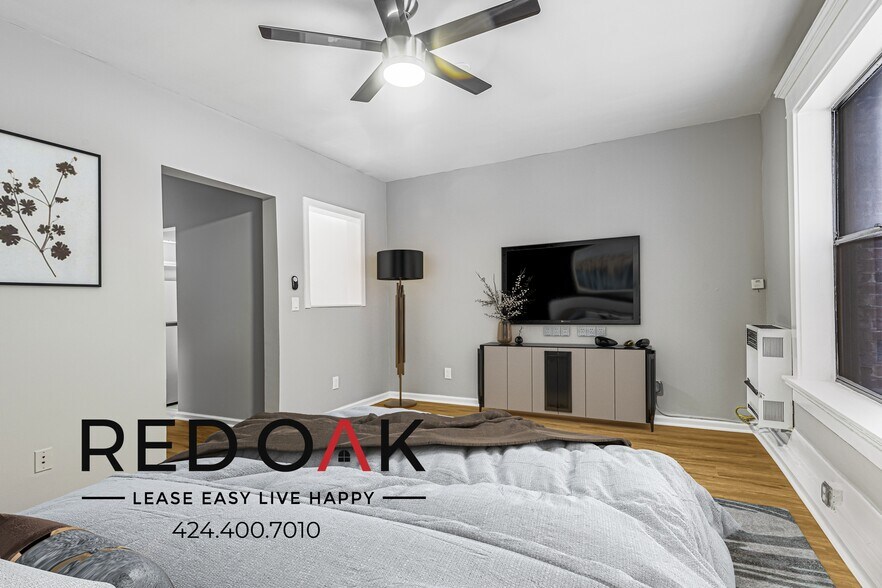 Building Photo - 692 Valencia St