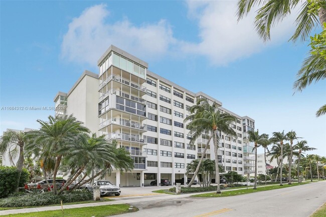 Building Photo - 550 Ocean Dr