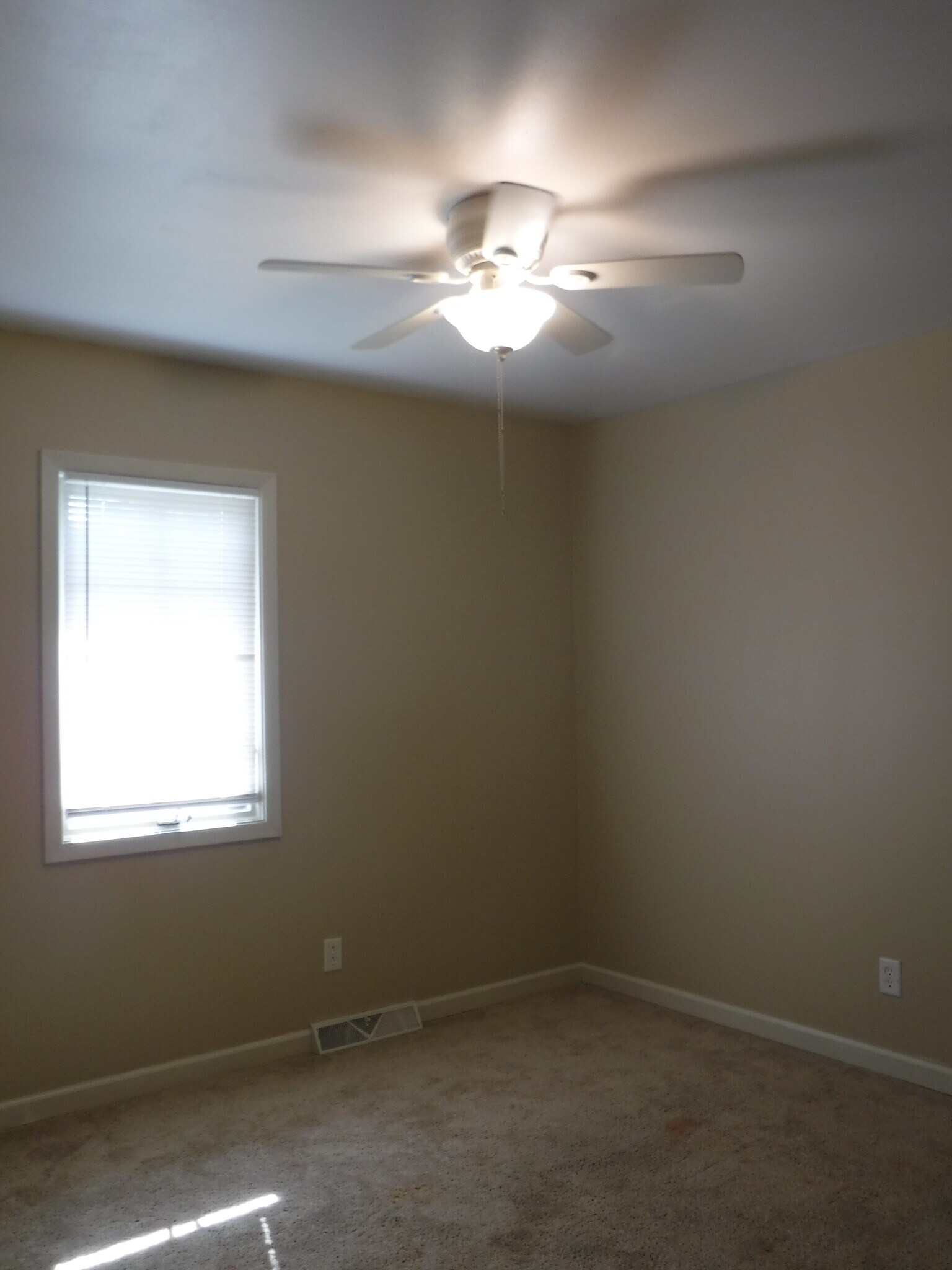 Building Photo - 4206 N 30th Ter
