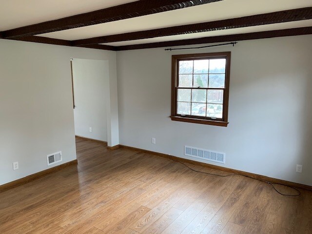 Building Photo - 410 Anawanda Ave
