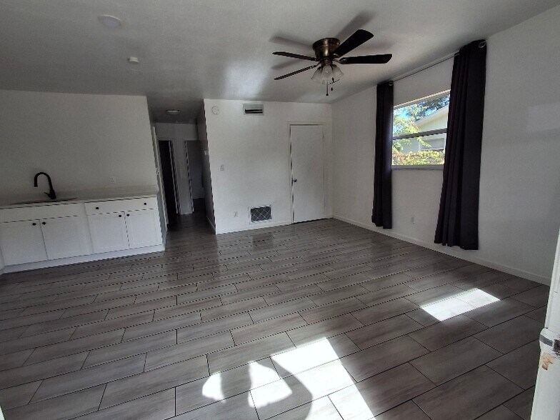 Building Photo - 6477 146th Ave N