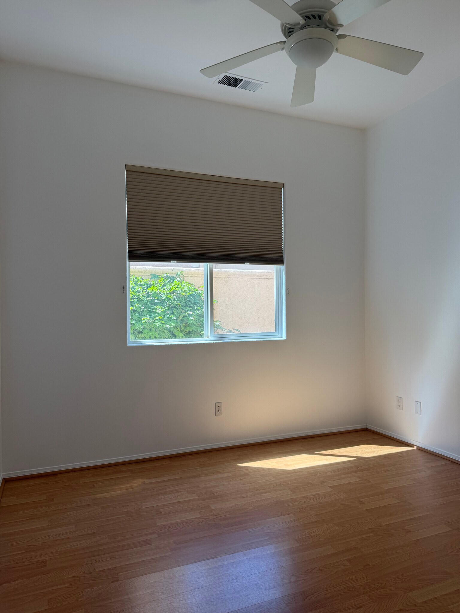 Building Photo - 48638 Barrymore St