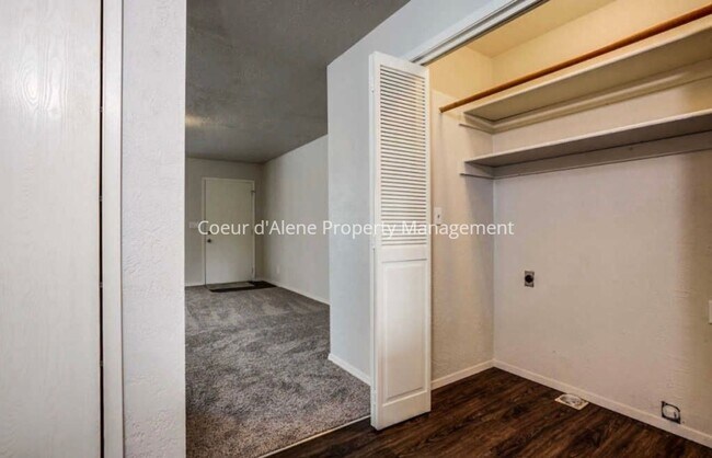Building Photo - 2 bed, 2 bath duplex in Hayden