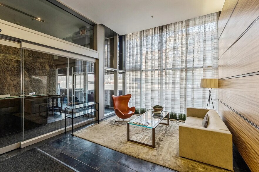Lobby - 659 W Randolph St