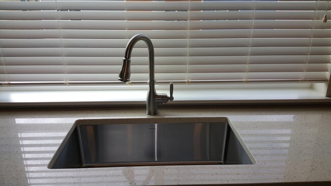 Building Photo - 427 NE Tork Pl