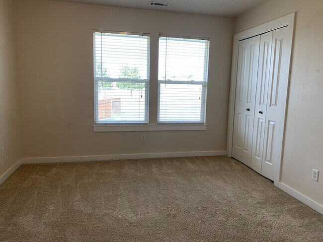Building Photo - 720 Triumph Dr