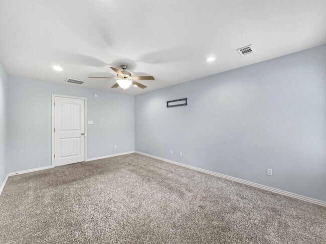 Building Photo - 2060 Kalei Ln