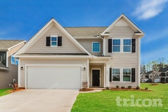 Building Photo - 104 Halesworth Rd