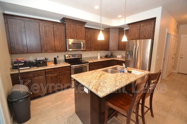 Building Photo - 1867 Trail Heights Dr