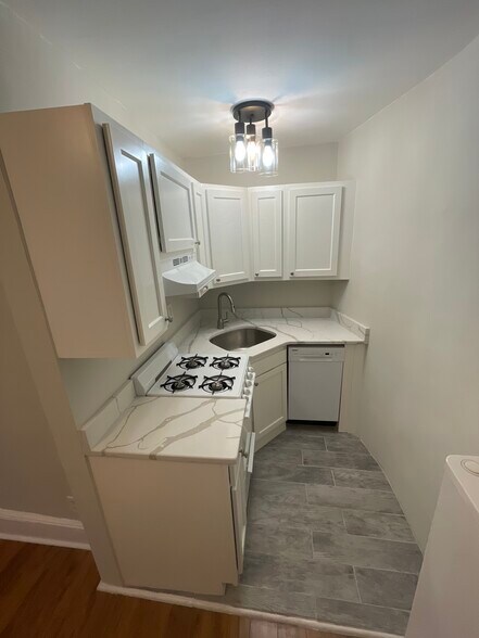 Primary Photo - 51 Hemenway St