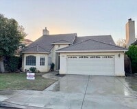 Building Photo - $500 MOVE IN BONUS, $2,450 Shields & Clovis 3 Bed - Judy Ave, Clovis / Swimming Pool