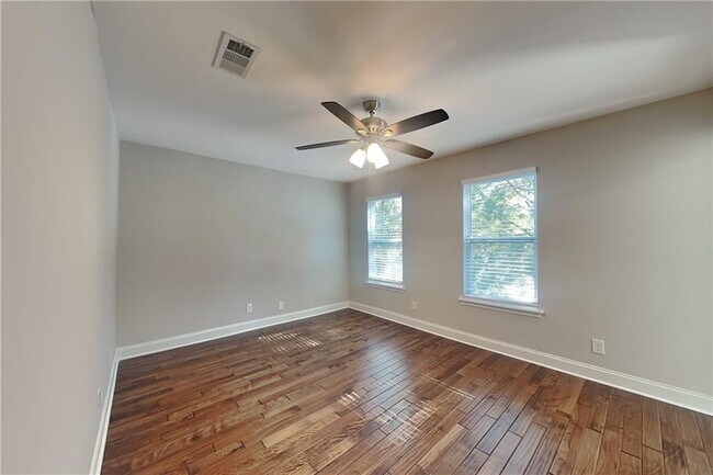 Building Photo - 2831 Olde Post Rd SE