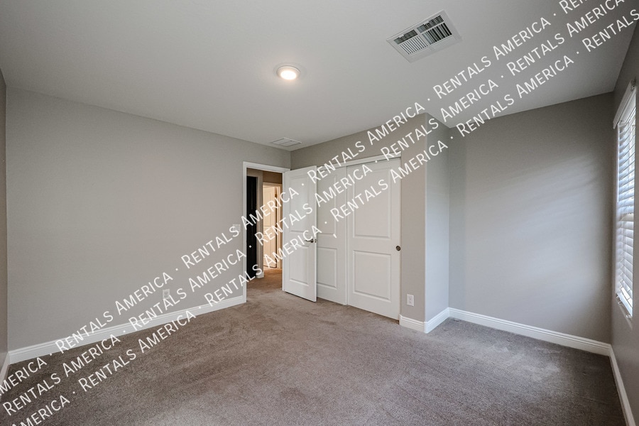 Building Photo - 263 N 69th Pl