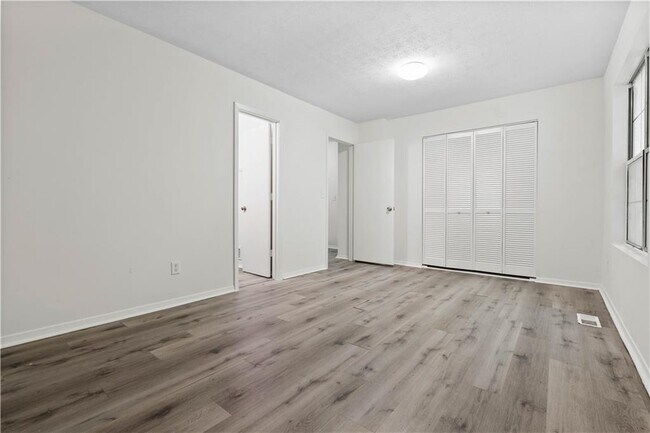 Building Photo - 2951 Aspen Woods Entry