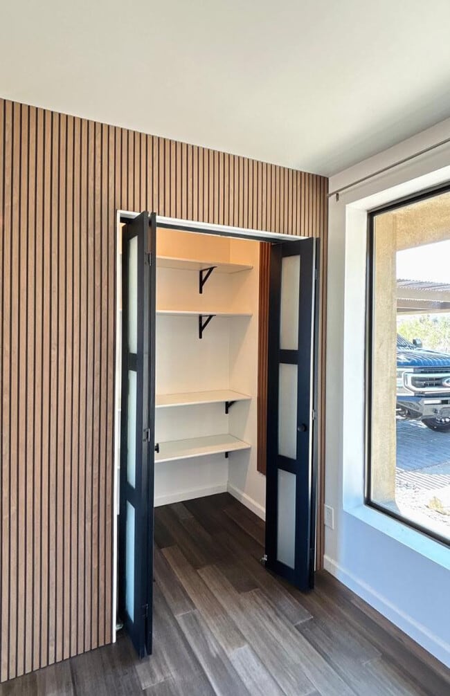 Building Photo - 1750 W Pearce Rd