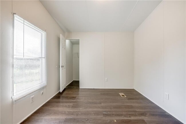 Building Photo - 2178 GA-323