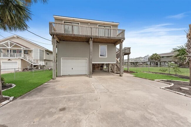 Building Photo - 21812 Frio Dr