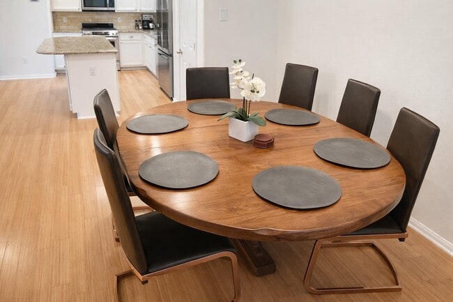 Building Photo - 603 A St