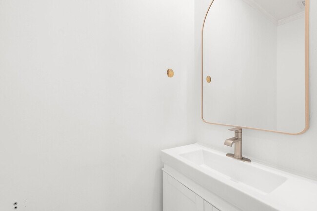 Building Photo - 2739 NE 15th St