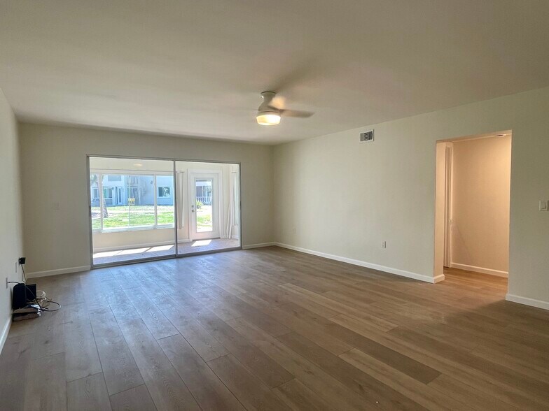 Building Photo - 6300 Flotilla Dr