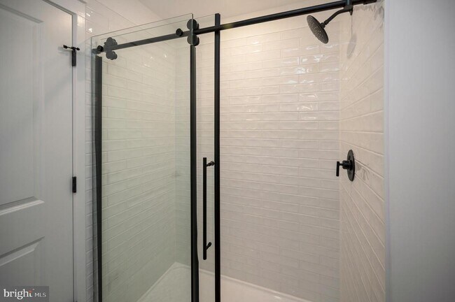 Building Photo - 9403 Pacific Elm St