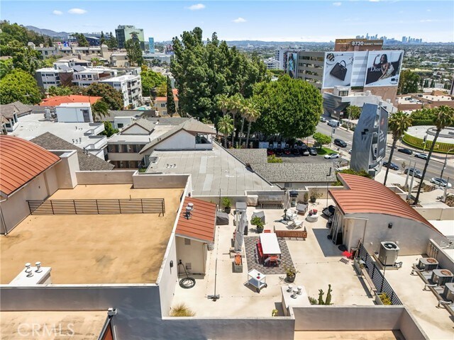 Building Photo - 8788 Shoreham Dr