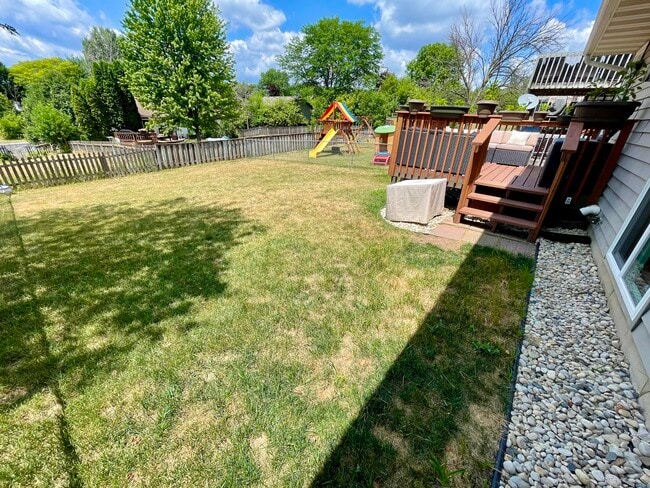 Building Photo - 3016 Maple Valley Dr