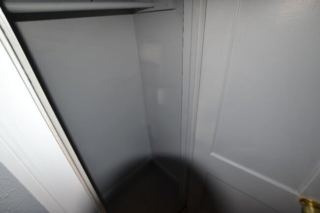 Building Photo - Updated, 3 bedroom, 2 bath home on treed lot in coveted Brownsfield Community