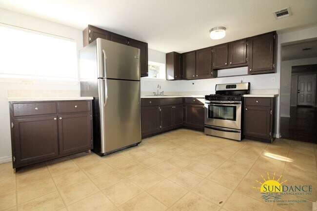 Building Photo - Great 3 Bedroom Home in Crestview!