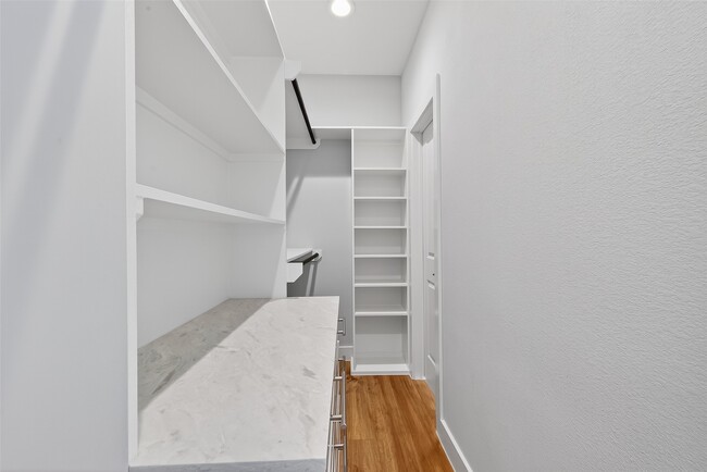 Building Photo - 10021 Alfred Ln