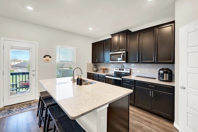 Building Photo - 339 Quinton Bnd