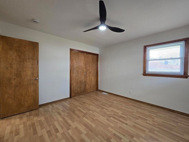 Building Photo - 7230 Beech Ave