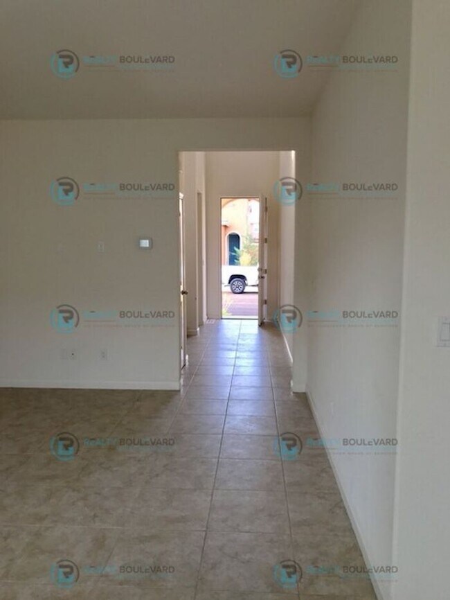 Building Photo - Beautiful 3-Bedroom Home in South Meadows ...