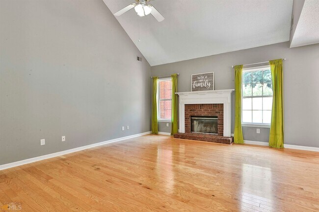 Building Photo - 100 Riverside Walk