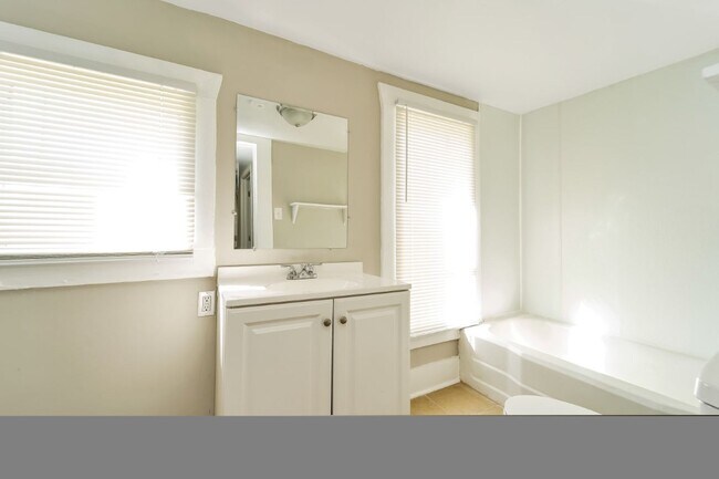 Building Photo - Hot Listing in Bessemer! 3 Beds, 2 Baths &...