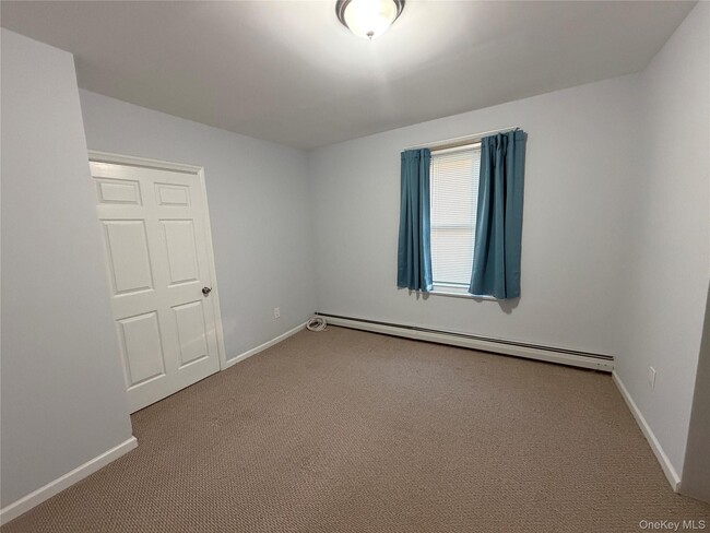 Building Photo - 75 Anstice St